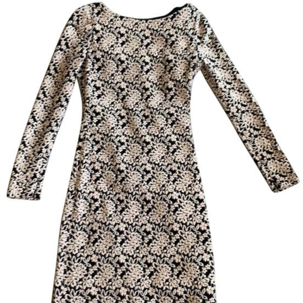 Open-back Fitted Lace Cocktail Dress